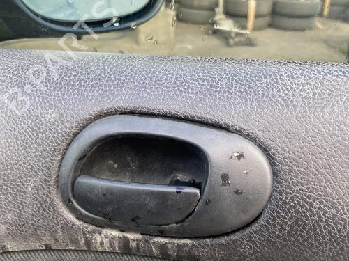 Højre fortil invendig håndtag PEUGEOT 206 Hatchback (2A/C) 1.4 i (75 hp) 28730928