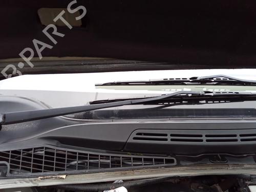 Used Front windshield wiper arm CITROËN XSARA PICASSO (N68) 2.0 HDi (90 hp) 27136211