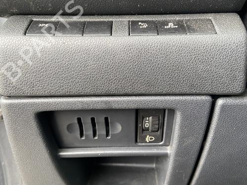 Licht Schakelaar PEUGEOT 5008 (0U_, 0E_) 1.6 HDi (112 hp) 32363848