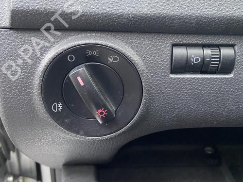 Used Headlight switch VW POLO IV (9N_, 9A_) 1.2 12V (64 hp) 30689883