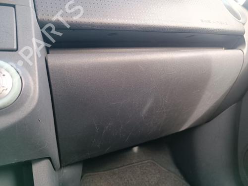 Vano posta oggetti MITSUBISHI COLT VI (Z3_A, Z2_A) 1.3 (Z21A) (95 hp) 27123939