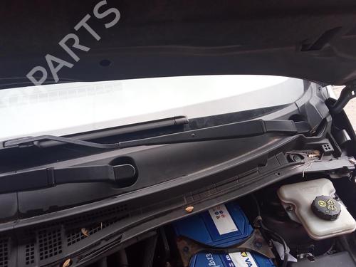 Used Front windshield wiper arm MAZDA 5 (CR) 2.0 CD (CR19) (143 hp) 27138276