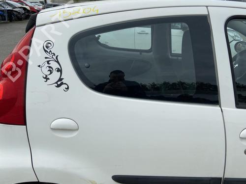 Used Right rear door PEUGEOT 107 (PM_, PN_) 1.4 HDi (54 hp) 27107396