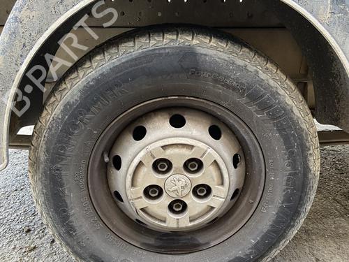 flk-peugeot-boxer-van-2006-33038687 main image