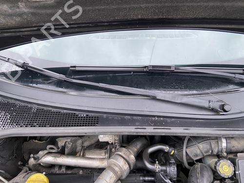 front-windshield-wiper-arm-renault-clio-iii-br01-cr01-2005-2006-2007-2008-2009-2010-2011-2012-2013-2014-32111300 main image