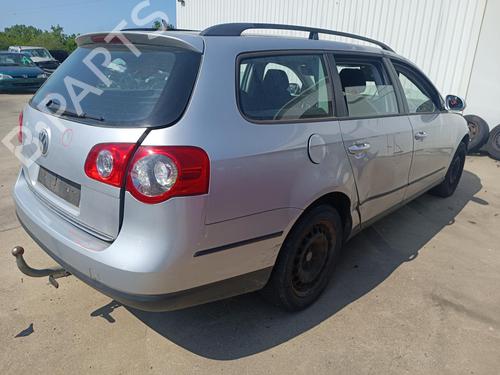 Maniglia esterna posteriore destra VW PASSAT B6 Variant (3C5) 2.0 TDI (140 hp) 27124475