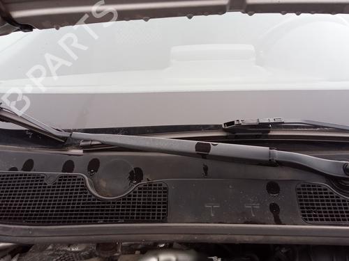 Used Front windshield wiper arm RENAULT MEGANE III Grandtour (KZ0/1) 1.5 dCi (KZ09, KZ0D, KZ1G, KZ29, KZ14, KZ1W, KZ10, KZ1F,... (110 hp) 27103588