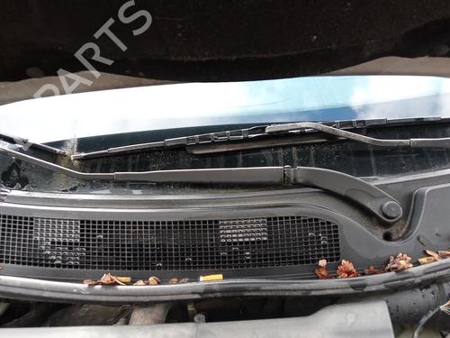 Used Front windshield wiper arm RENAULT MEGANE II Estate (KM0/1_) 1.5 dCi (KM02, KM13) (101 hp) 27136957