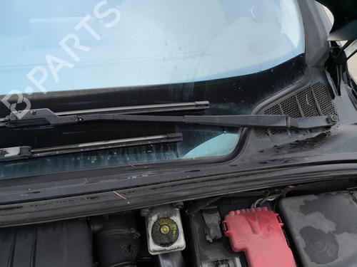 Used Front windshield wiper arm PEUGEOT 308 SW I (4E_, 4H_) 1.6 HDi (109 hp) 27130411