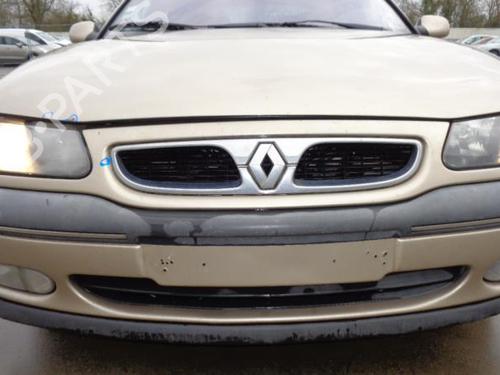 Used Grille RENAULT SAFRANE II (B54_) 2.2 dT (B54G) (113 hp) 27121040