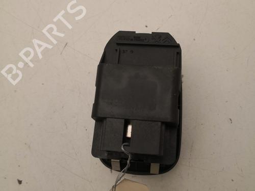 Used Left front window switch Left front window switch PEUGEOT 206 Hatchback (2A/C) 1.4 i (75 hp) 27100578 27100578