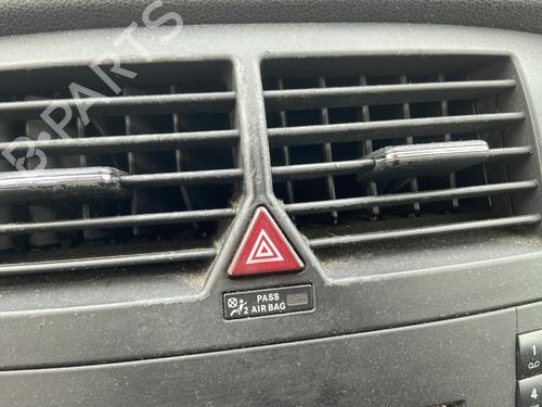 Used Warning switch MERCEDES-BENZ B-CLASS Sports Tourer (W245) B 180 CDI (245.207) (109 hp) 28295464