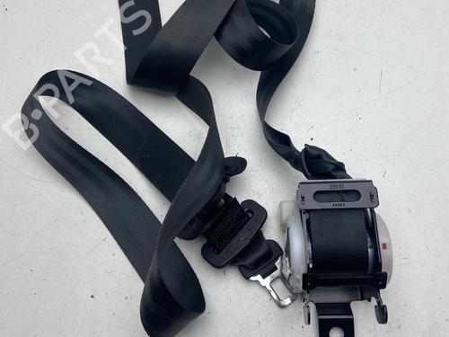 rear-center-seatbelt-citroen-c4-spacetourer-3d_-2018-27110994 main image