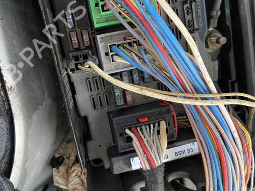 Zekeringkast PEUGEOT 307 Break (3E) 2.0 HDI 110 (107 hp) 30874346