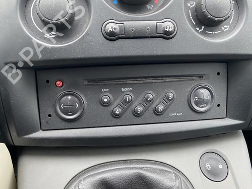 Bilradio RENAULT SCÉNIC II (JM0/1_) 1.4 (JM0B, JM0H, JM1A) (98 hp) 28422805