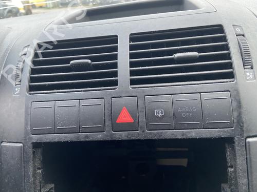 Used Warning switch VW POLO IV (9N_, 9A_) 1.2 12V (64 hp) 30689878