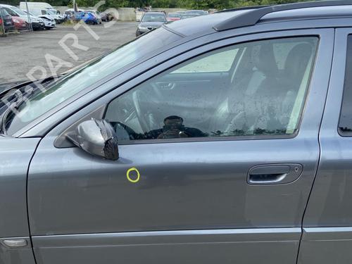 Szyba drzwi przednich lewych VOLVO V70 II (285) D5 30753471