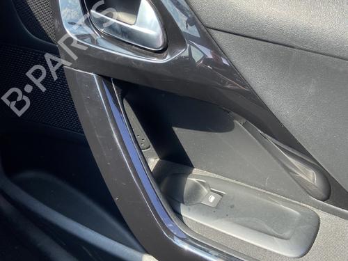 Front right interior door handle PEUGEOT 208 I (CA_, CC_) 1.2 VTI 82 BP28205876I14