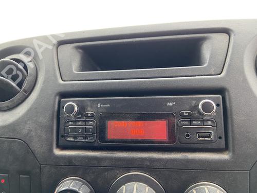 Used Radio RENAULT MASTER III Van (FV) 2.3 dCi 145 FWD (FV0E, FV0F, FV0H, FV02, FV0M, FV0S,... (146 hp) 29747454