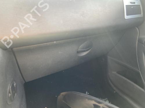 Used Glove box CITROËN C4 Coupe (LA_) 1.6 HDi (109 hp) 27111845