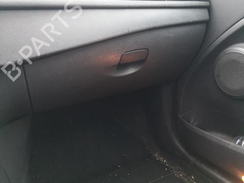Used Glove box RENAULT MEGANE III Grandtour (KZ0/1) 1.5 dCi (KZ09, KZ0D, KZ1G, KZ29, KZ14, KZ1W, KZ10, KZ1F,... (110 hp) 27131505