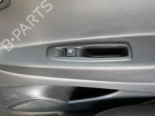 Used Right rear window switch RENAULT CAPTUR I (J5_, H5_) 1.5 dCi 90 (J5N4, J5M5, J5MW, J5M6, J5AL, J5AJ) (90 hp) 28190049