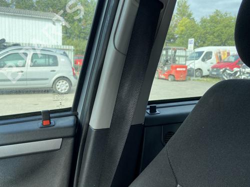 Høyre foran beltestrammer OPEL MERIVA A MPV (X03) 1.7 CDTI (E75) 13243570