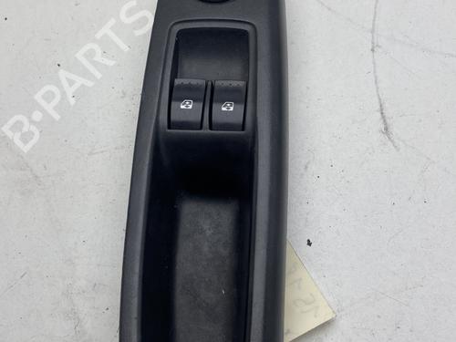 Pulsantiera anteriore sinistra RENAULT CLIO II (BB_, CB_) 1.5 dCi (B/CB07) (65 hp) 27112081