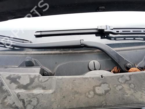 Used Front windshield wiper arm BMW 3 Touring (E91) 320 d (163 hp) 27145892