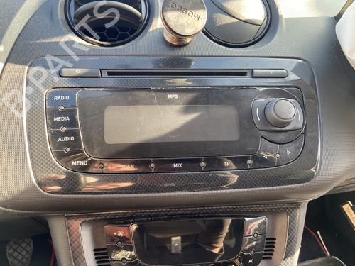 Used Radio Radio SEAT IBIZA IV (6J5, 6P1) 2.0 TDI (143 hp) 31762235 31762235