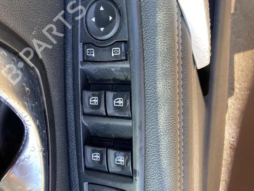 Used Left front window switch RENAULT MEGANE III Grandtour (KZ0/1) 1.5 dCi (KZ09, KZ0D, KZ1G, KZ29, KZ14, KZ1W, KZ10, KZ1F,... (110 hp) 27107326