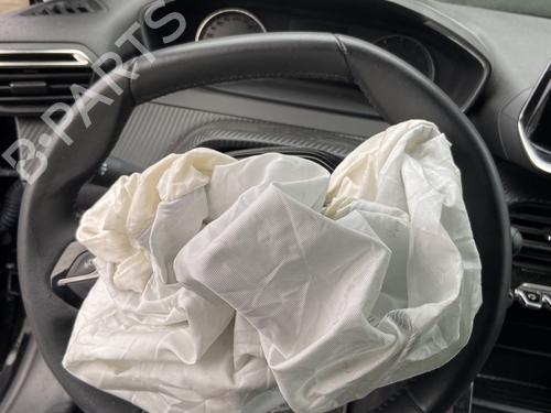 Used Steering wheel PEUGEOT 208 II (UB_, UP_, UW_, UJ_) 1.5 BlueHDI 100 (102 hp) 32173830