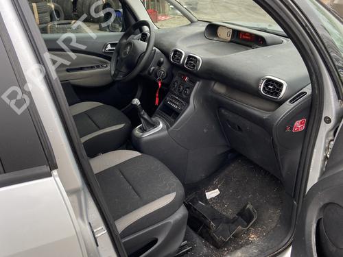 Used Rubber door seal Rubber door seal CITROËN C3 Picasso (SH_) 1.6 HDi (90 hp) 33016155 33016155