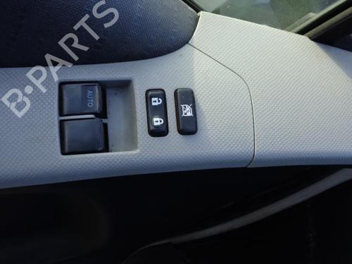 Used Left front window switch TOYOTA YARIS (_P9_) 1.4 D-4D (NLP90_, NLP90R) (90 hp) 27122479
