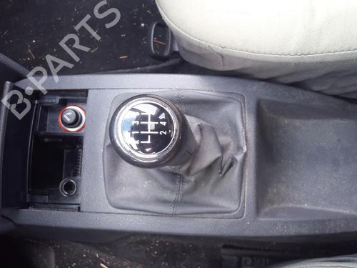 Used Gear lever VW POLO (9N_, 9A_) 1.9 TDI (101 hp) 27139382
