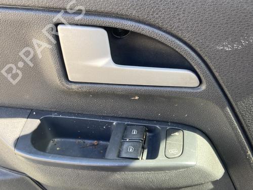 Fensterheberschalter links vorne für VW FOX Hatchback (5Z1, 5Z3, 5Z4) 1.2 (55 hp) 29073025