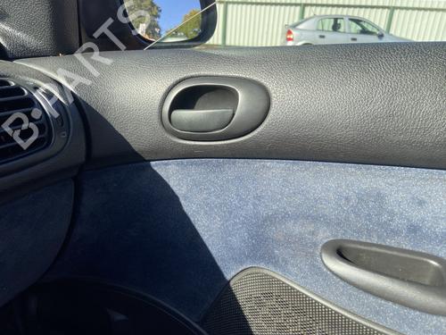 Højre fortil invendig håndtag PEUGEOT 206 Hatchback (2A/C) 1.6 16V (109 hp) 29009922