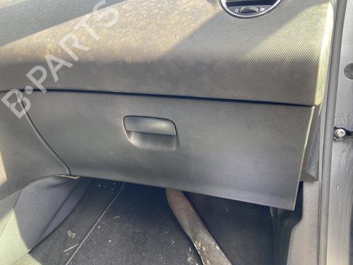 Handskerum PEUGEOT 308 I (4A_, 4C_) 1.6 16V (120 hp) 32990094