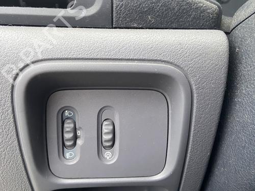 Forlygtekontakt Forlygtekontakt RENAULT CLIO II (BB_, CB_) 1.6 (B/CB0D, BB00) (90 hp) 33570094 33570094