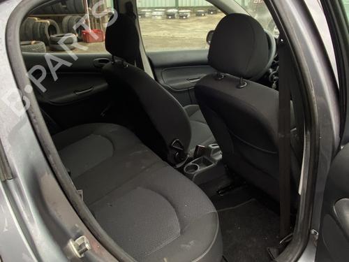 Gummiliste PEUGEOT 206+ (2L_, 2M_) 1.4 i (73 hp) 32993363