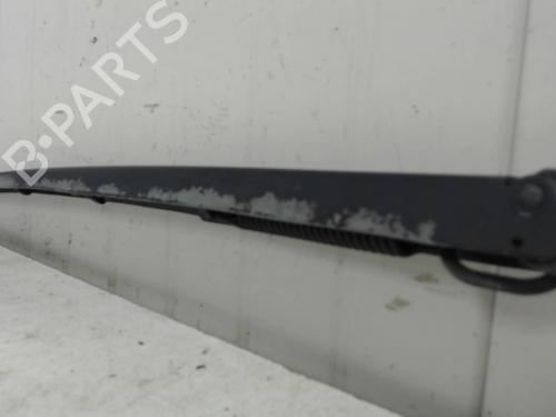 Used Front windshield wiper arm Front windshield wiper arm 27118000 27118000