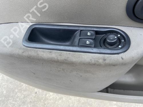 Used Left front window switch RENAULT CLIO III (BR0/1, CR0/1) 1.5 dCi (BR17, CR17) (86 hp) 28823683