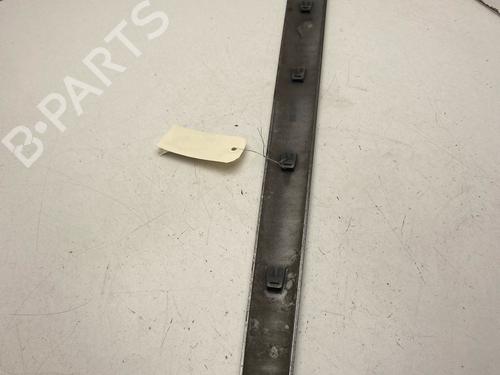 door-moulding-trim-peugeot-206-sw-2ek-2002-29529608 main image