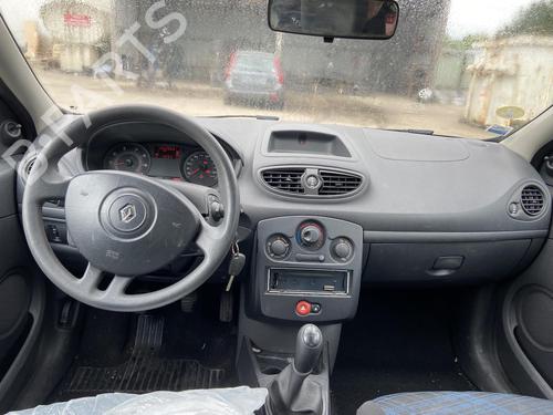 Used Driver airbag RENAULT CLIO III (BR0/1, CR0/1) 1.2 16V (BR02, BR0J, BR11, CR02, CR0J, CR11) (75 hp) 27108742