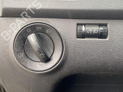Used Headlight switch Headlight switch VW POLO IV (9N_, 9A_) 1.4 TDI (70 hp) 32429178 32429178