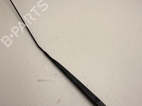 Used Front windshield wiper arm RENAULT CLIO III (BR0/1, CR0/1) 1.2 16V (BR02, BR0J, BR11, CR02, CR0J, CR11) (75 hp) 27108730