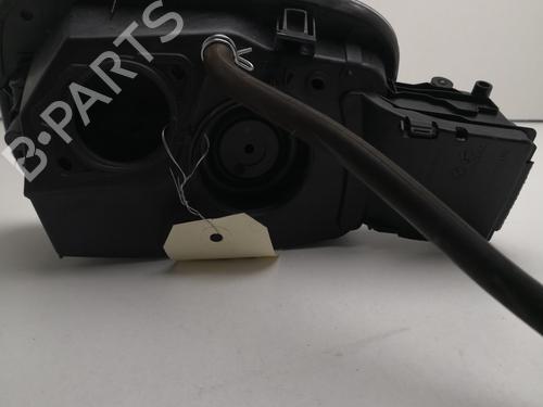 fuel-flap-renault-megane-iv-hatchback-b9amn_-2015-27138743 main image