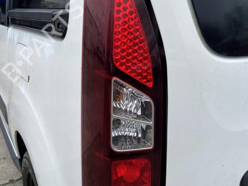 Feu arrière gauche CITROËN BERLINGO Box Body/MPV (B9) 1.6 BlueHDi 100 (99 hp) 31908305