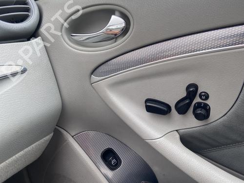 Used Front right interior door handle MERCEDES-BENZ CLK (C209) CLK 270 CDI (209.316) (170 hp) 28473897