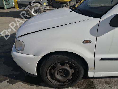 Used Left front fenders VW POLO III (6N1) 60 1.4 (60 hp) 27104463